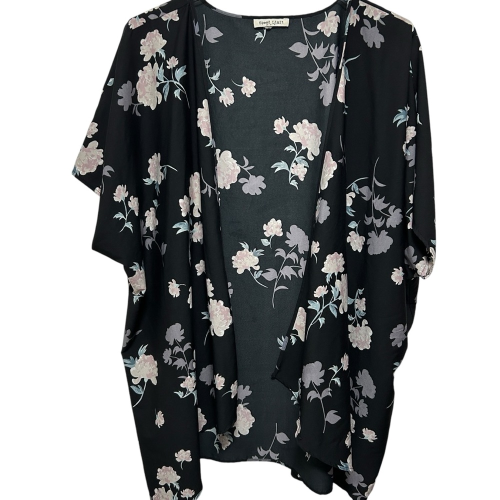 Speed limit black floral kimono